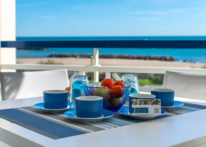 L'evasion Bleue * Wifi * Bord De * Piscine * *