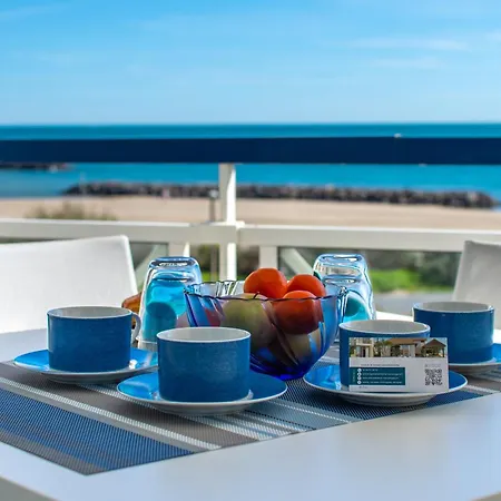 L'evasion Bleue * Wifi * Bord De * Piscine * *