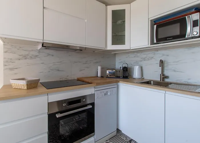 Daire L'evasion Bleue * Wifi * Bord De * Piscine *